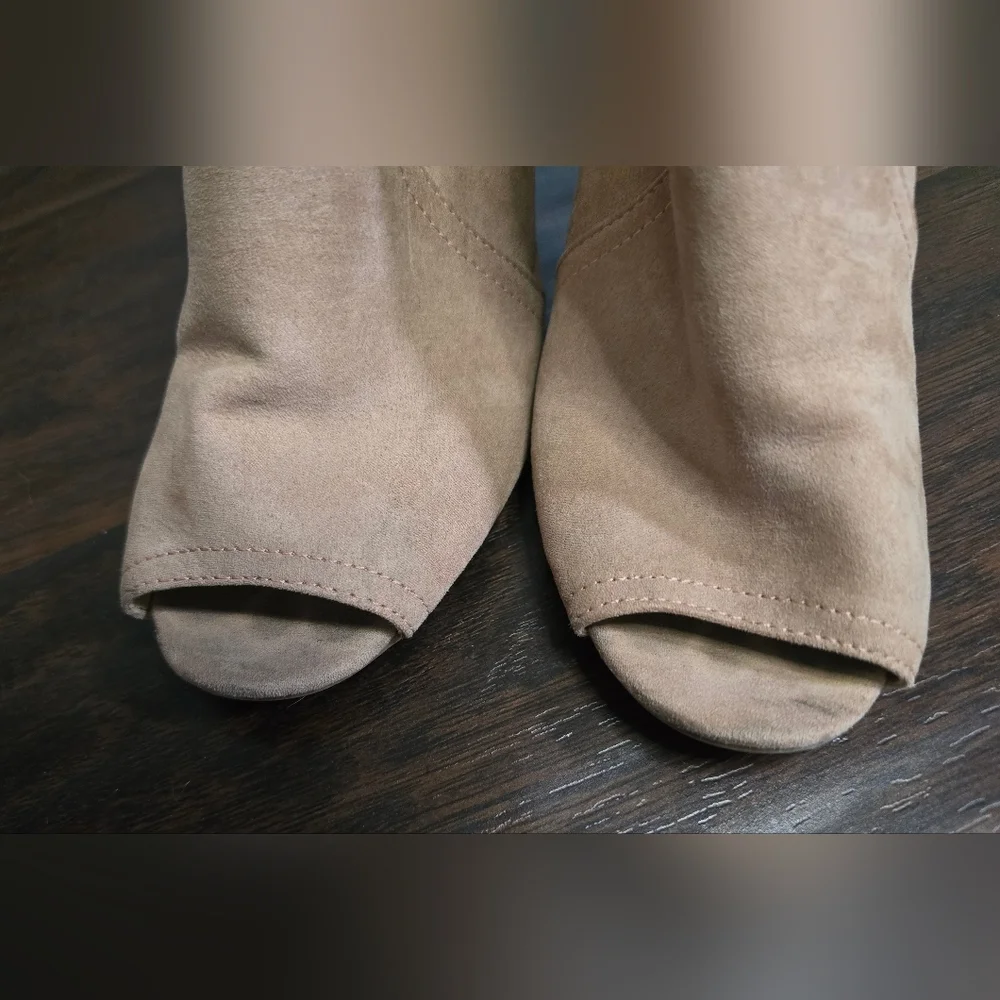 Womens Francescas Open Toe Ankle Boot Size 8